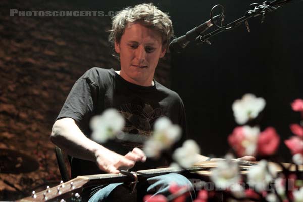 BEN HOWARD - 2010-05-08 - PARIS - Cafe de la Danse - 